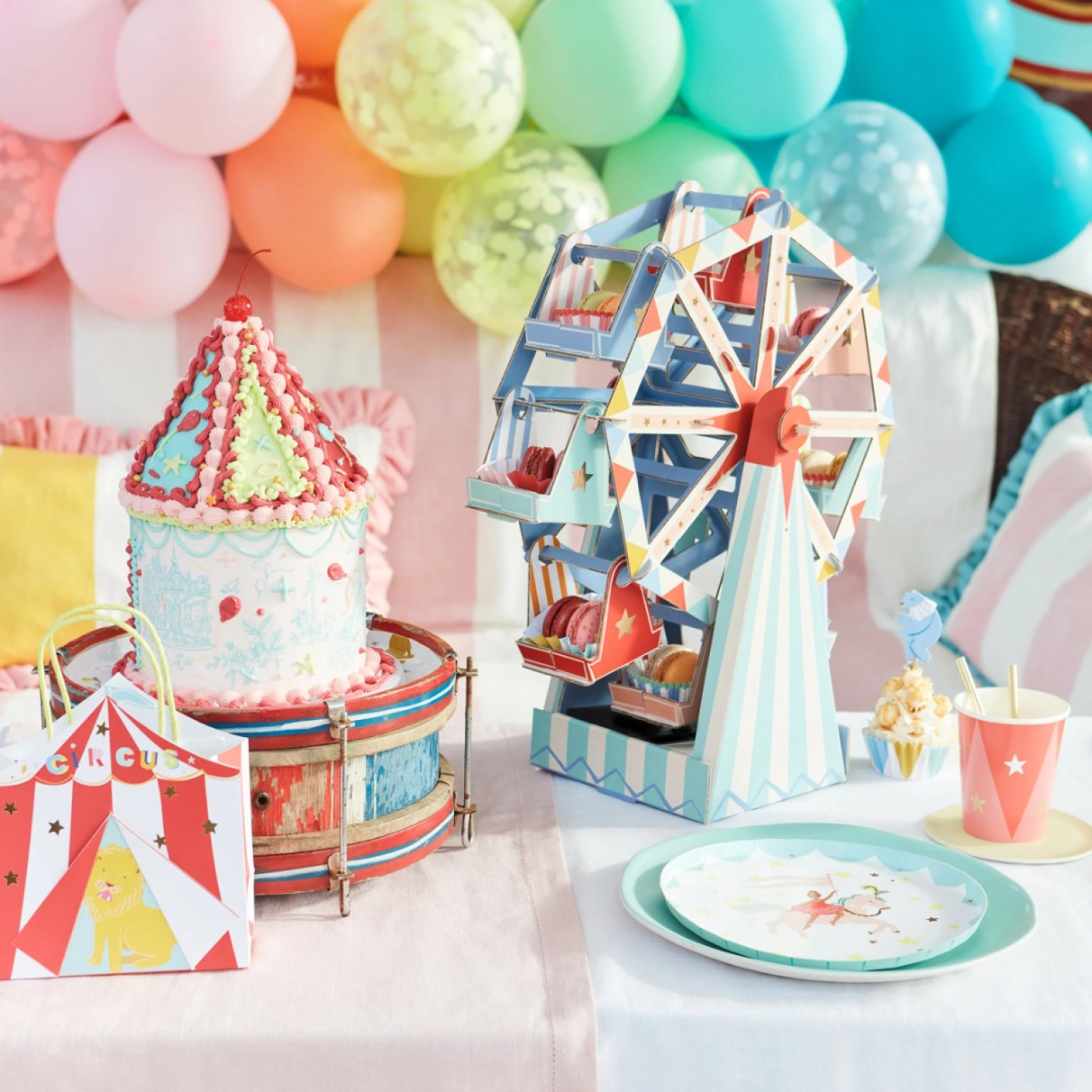 Meri Meri - Circus Cups - Sirk Bardaklar (x8) - 636997289595 Meri Meri - Circus Cups - Sirk Bardaklar (x8) - 276539 - 636997289595