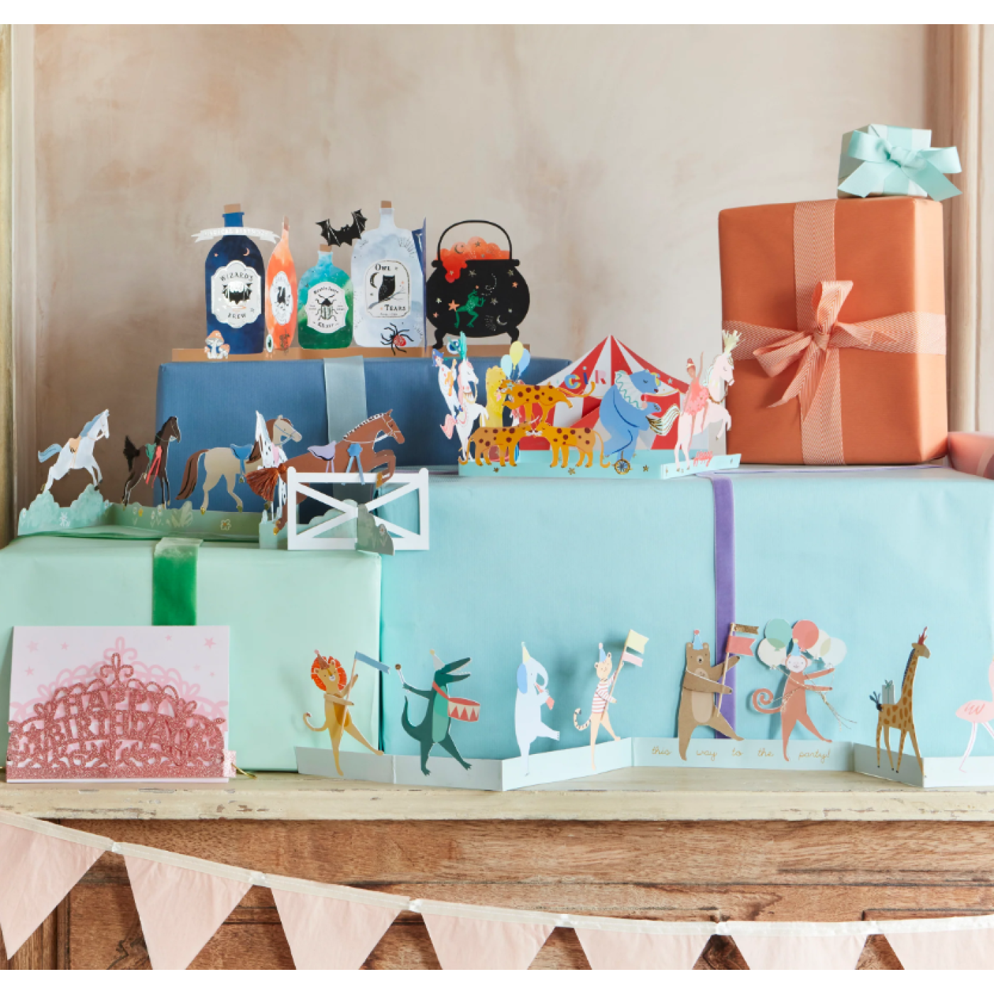 Meri Meri - Circus Concertina Card - Sirk Tebrik Kartı - 636997289885 - 636997289885