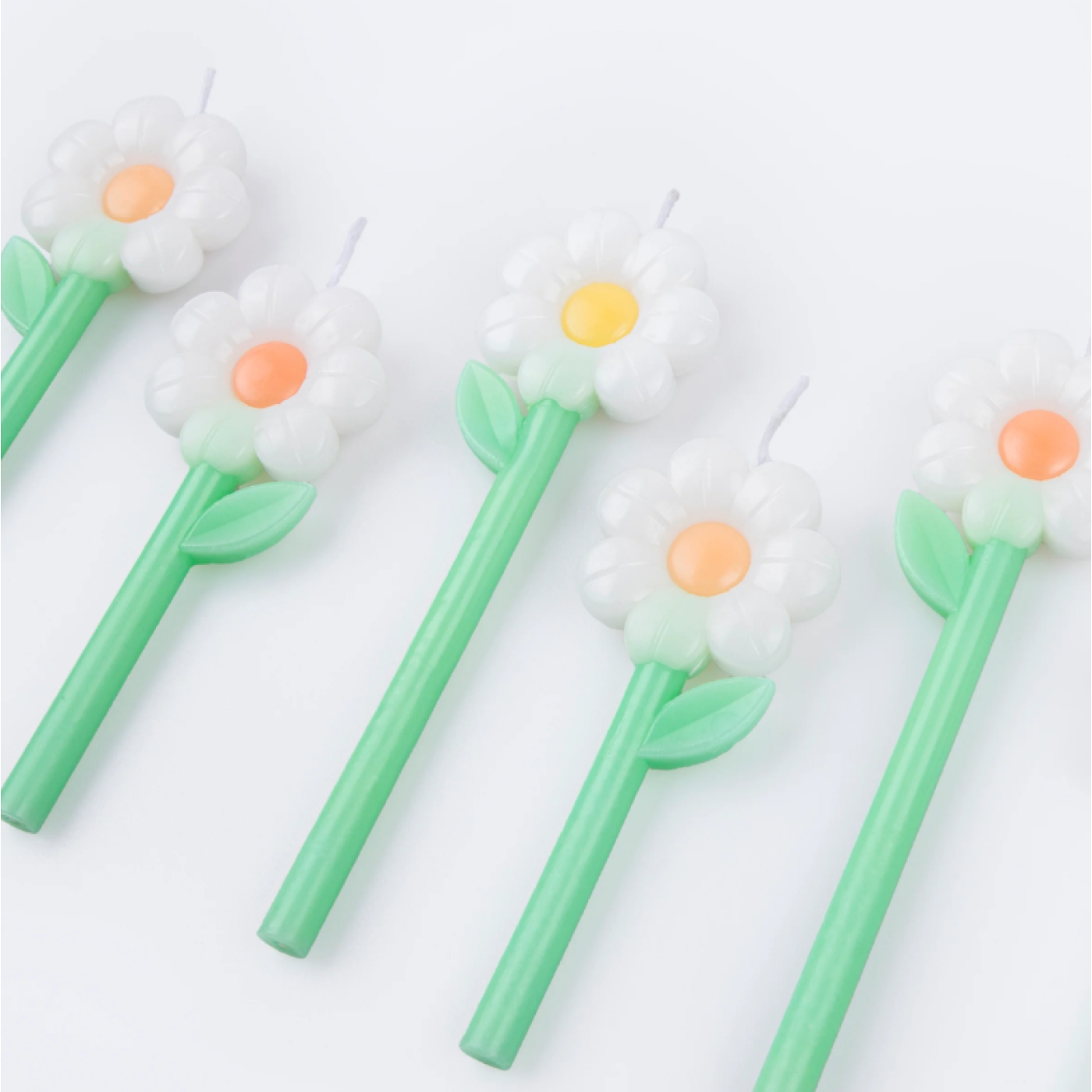 Meri Meri - Daisy Candles - Papatya Mumlar (x6) - 636997288369 Meri Meri - Daisy Candles - Papatya Mumlar (x6) - ST00127 - 636997288369