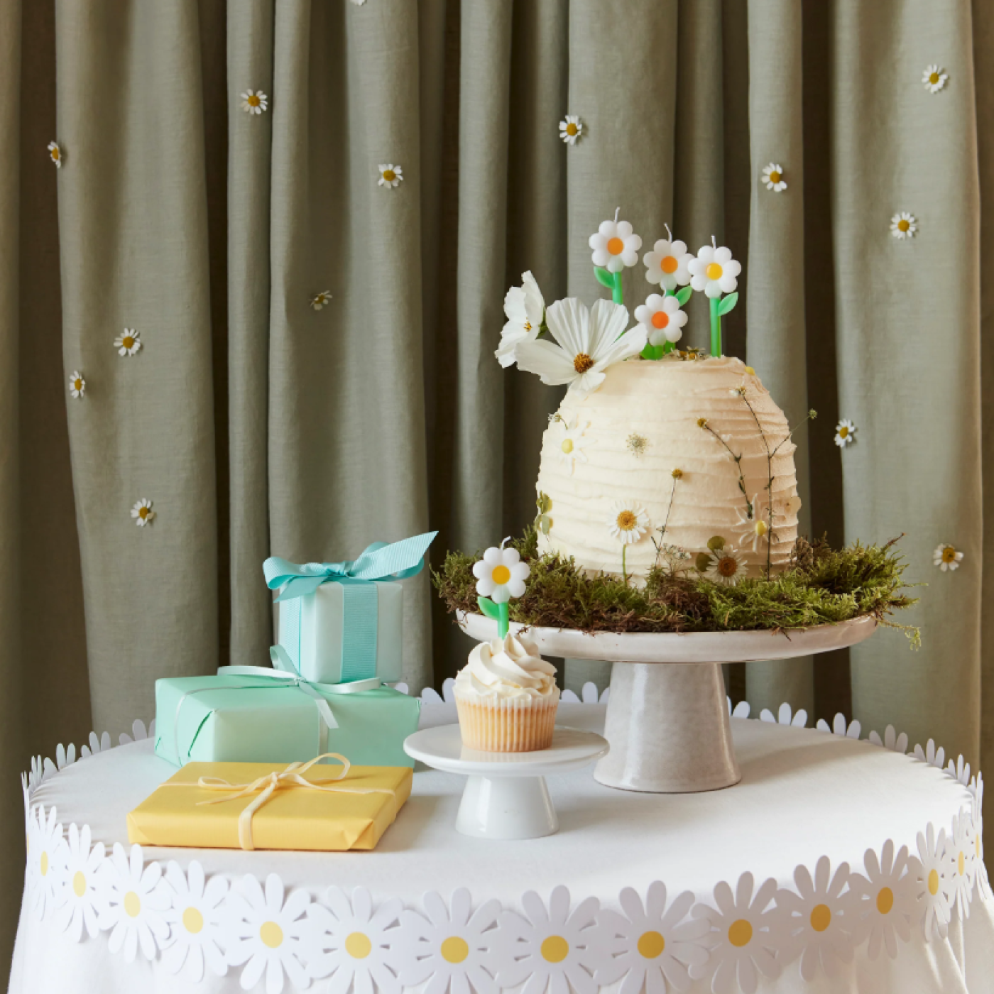 Meri Meri - Daisy Candles - Papatya Mumlar (x6) - 636997288369 Meri Meri - Daisy Candles - Papatya Mumlar (x6) - ST00127 - 636997288369