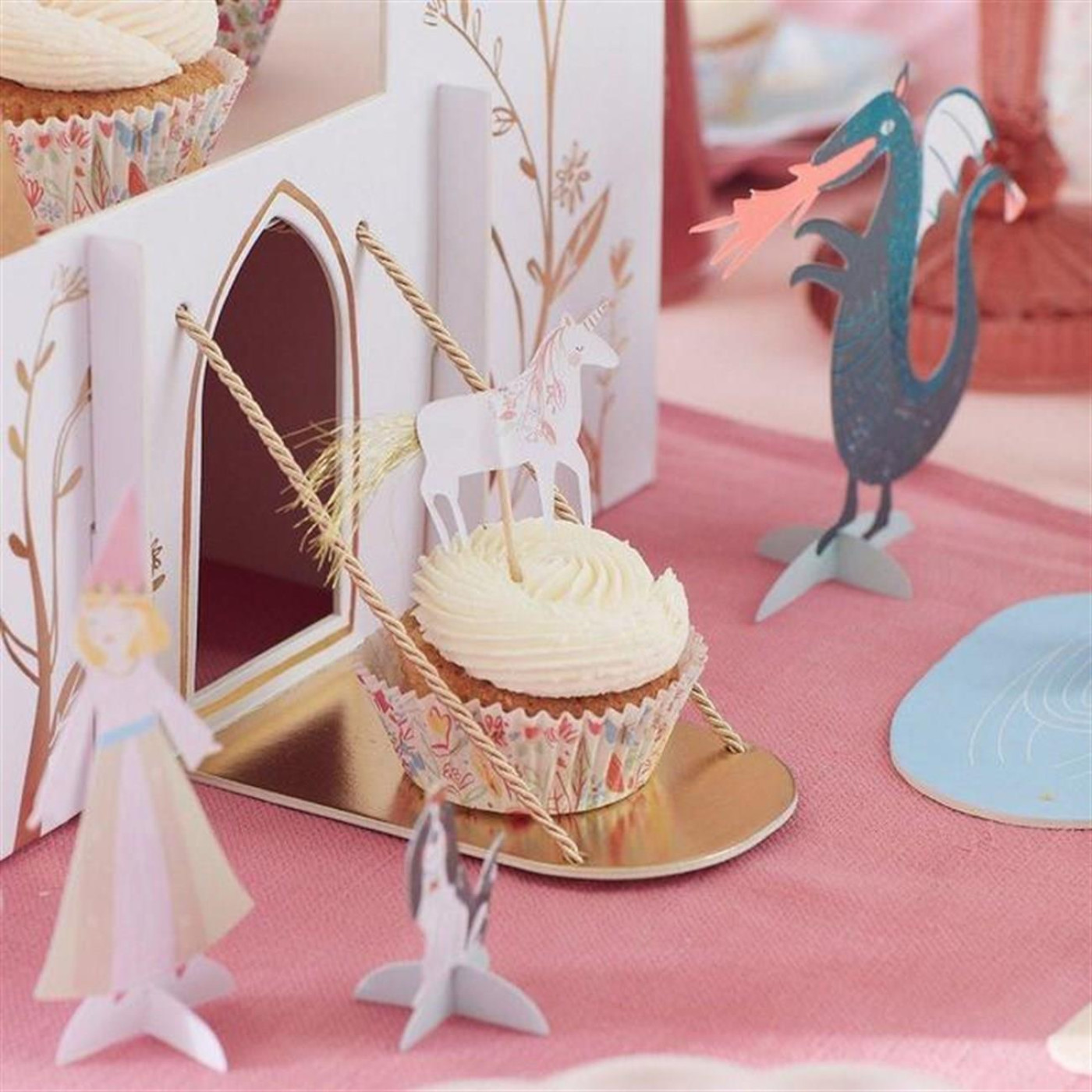 Meri Meri - Princess Cupcake Kit - Prenses Cupcake Kit - 636997268101 Meri Meri - Princess Cupcake Kit - Prenses Cupcake Kit - ST00157 - 636997268101