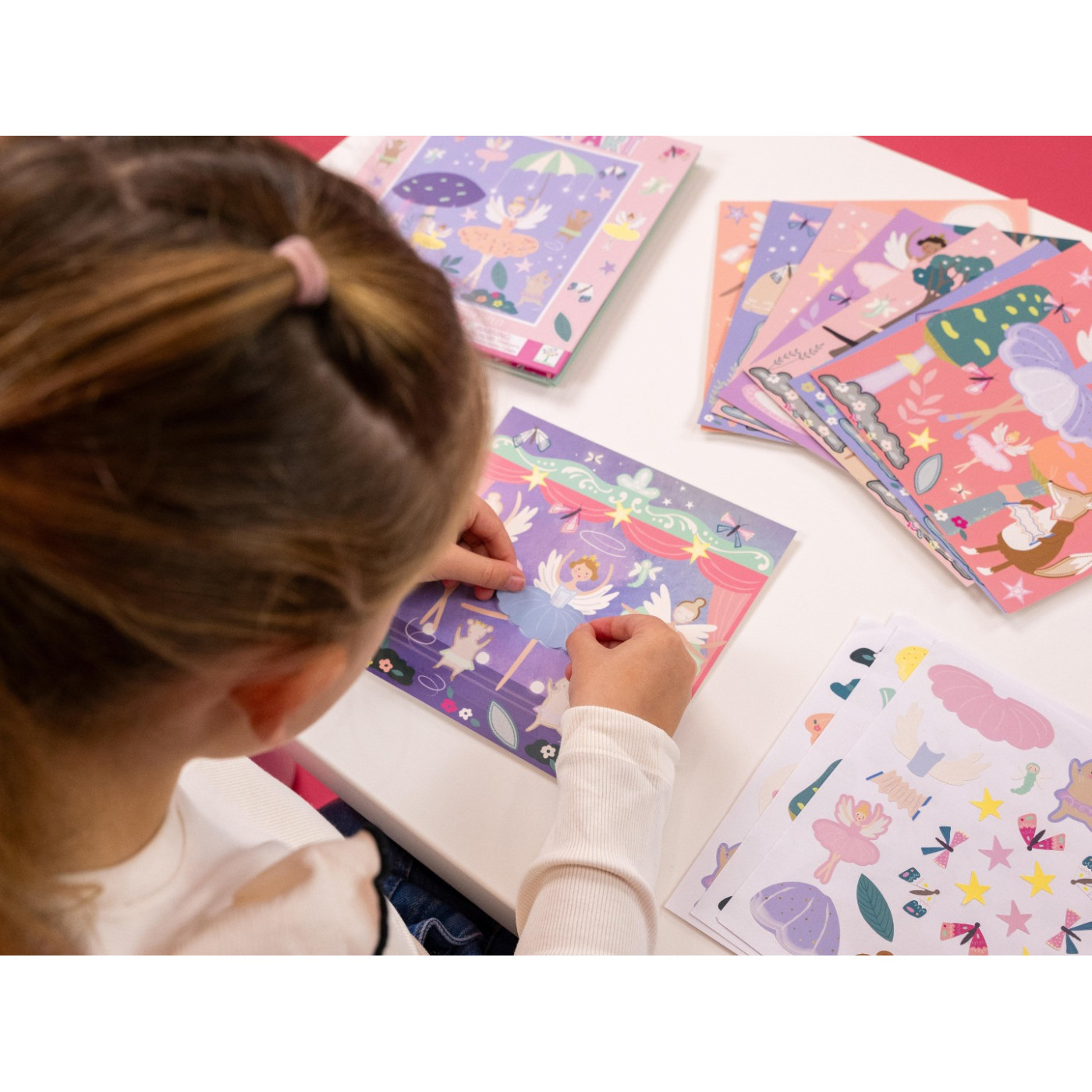 Floss & Rock - Kokulu Sticker Aktivite Kitabı / Enchanted - 5055166361675 - 5055166361675