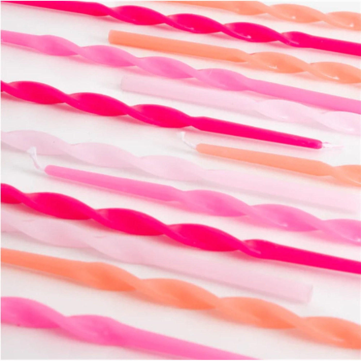 Meri Meri - Pink Twisted Long Candles - Pembe Kıvrımlı Uzun Mumlar - 16lı - 222453 - 636997275642