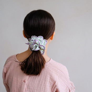 Mimi & Lula Scalloped Floral Scrunchie Lastik Toka Mimi & Lula Scalloped Floral Scrunchie Lastik Toka