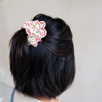 Mimi & Lula Heart Print Scalloped Scrunchie Lastik Toka675.00TL Mimi & Lula Heart Print Scalloped Scrunchie Lastik Toka675.00TL