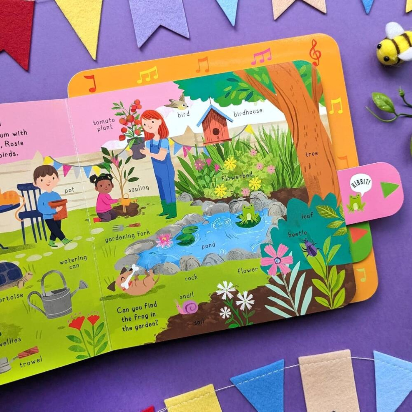 At Home (Pull-Tab Sound Book) - 9781835091999 - 9781835091999