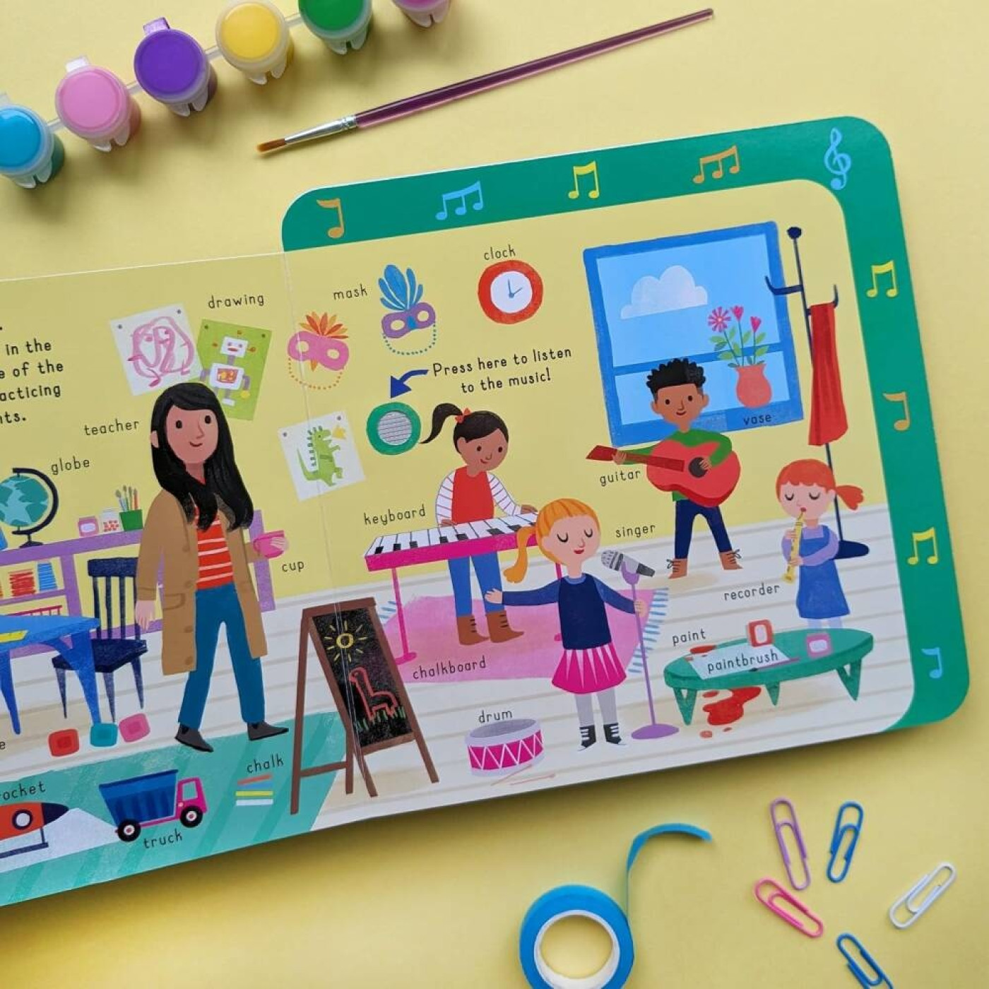 Out & About (Pull-Tab Sound Book) - 9781835091982 - 9781835091982