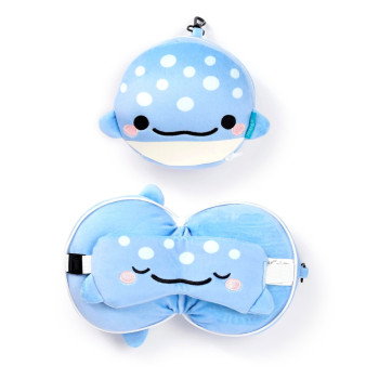 Relaxeazzz Adoramals Aoi the Whale Shark Plush Seyahat Yastığı ve Göz Bandı Relaxeazzz Adoramals Aoi the Whale Shark Plush Seyahat Yastığı ve Göz Bandı