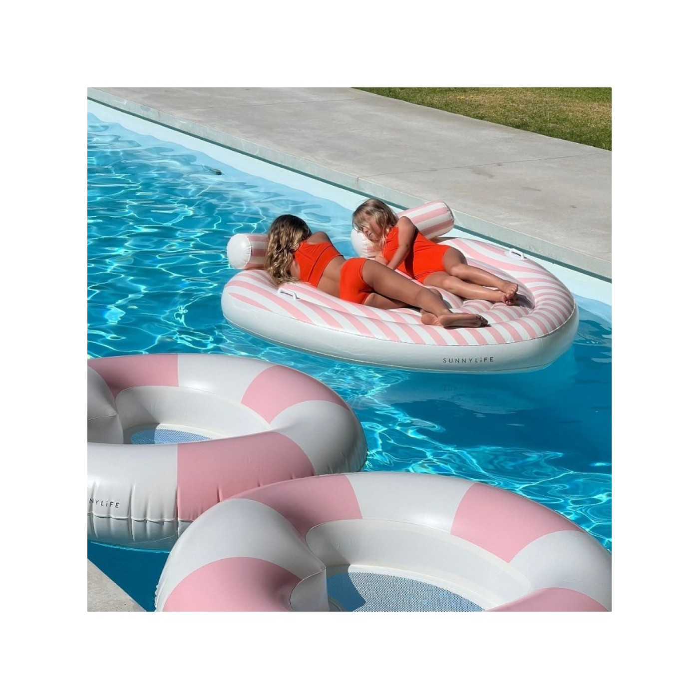 Sunnylife - Çift Kişilik Kalpli Havuz Yatağı Simidi ( Outlet ) - OUT015 - T9339296069240