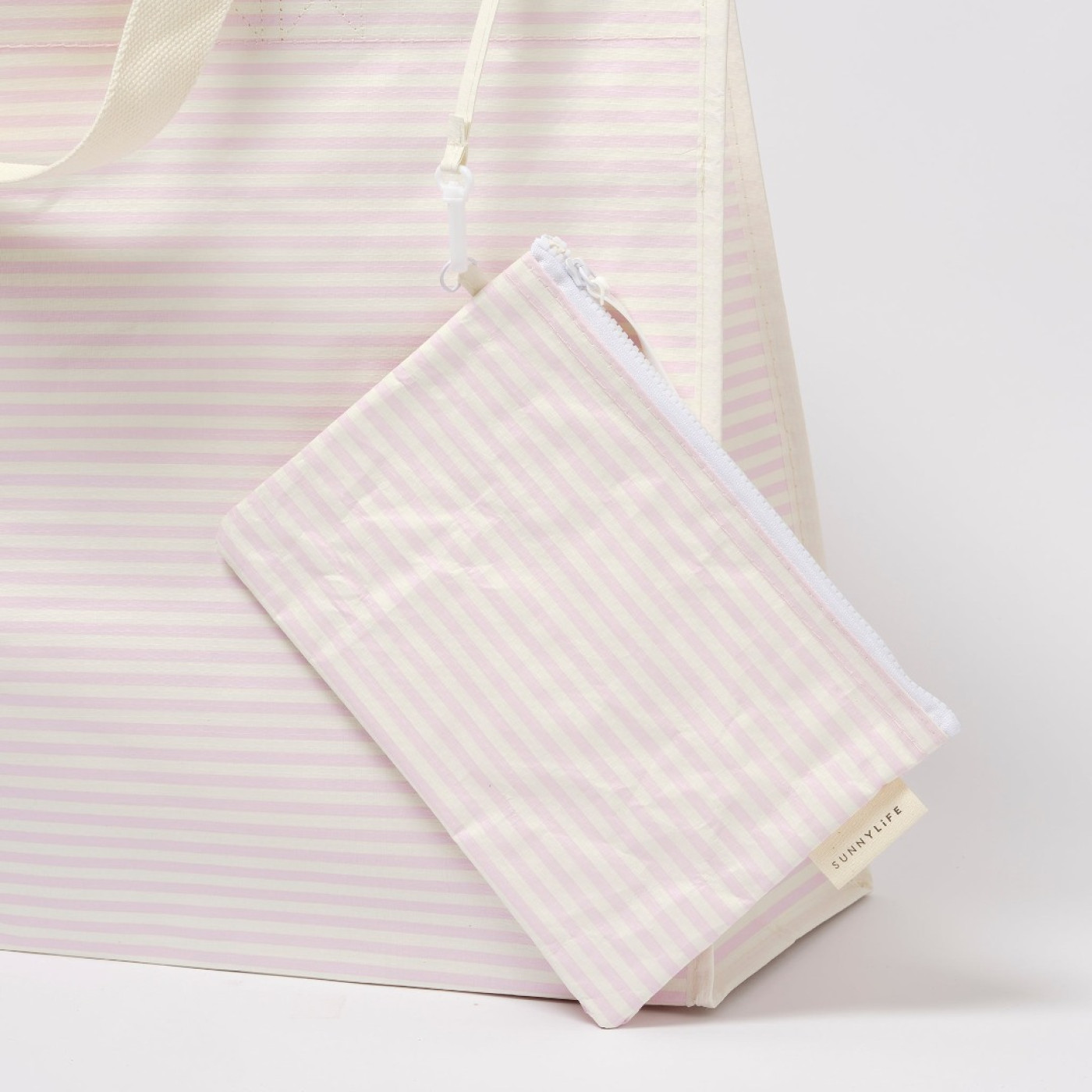 Sunnylife - Lazy Carryall Plaj Çantası - 9339296068946 Sunnylife - Lazy Carryall Plaj Çantası - S51CARPK - 9339296068946