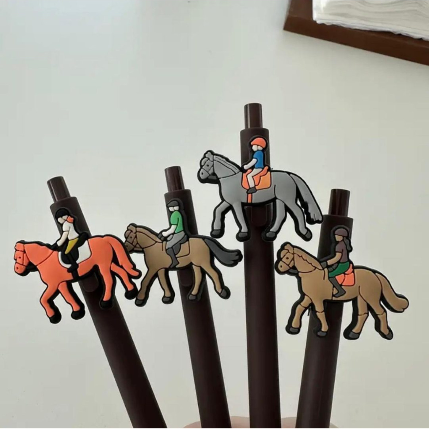 Atlı Tükenmez Kalem - 8690000003822 - 8690000003822