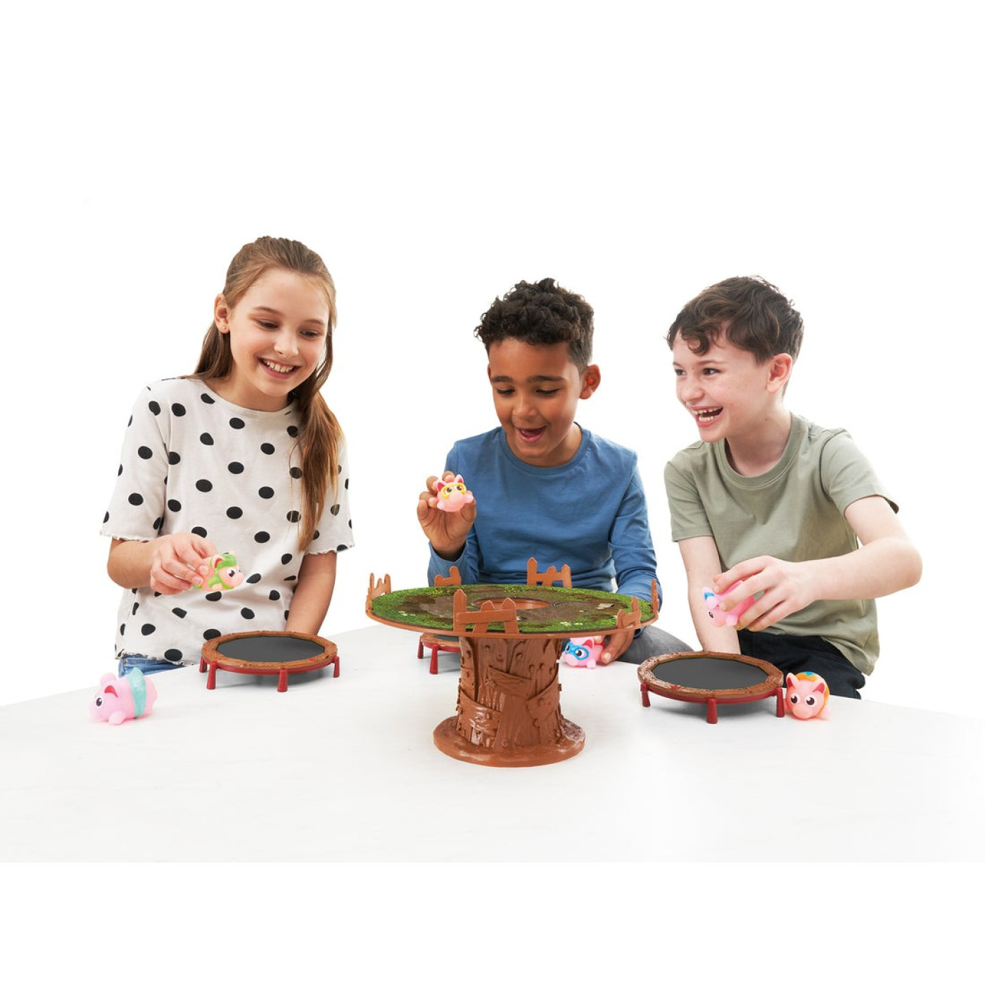 Pigs On Trambolines - P00031 - 8690000001569