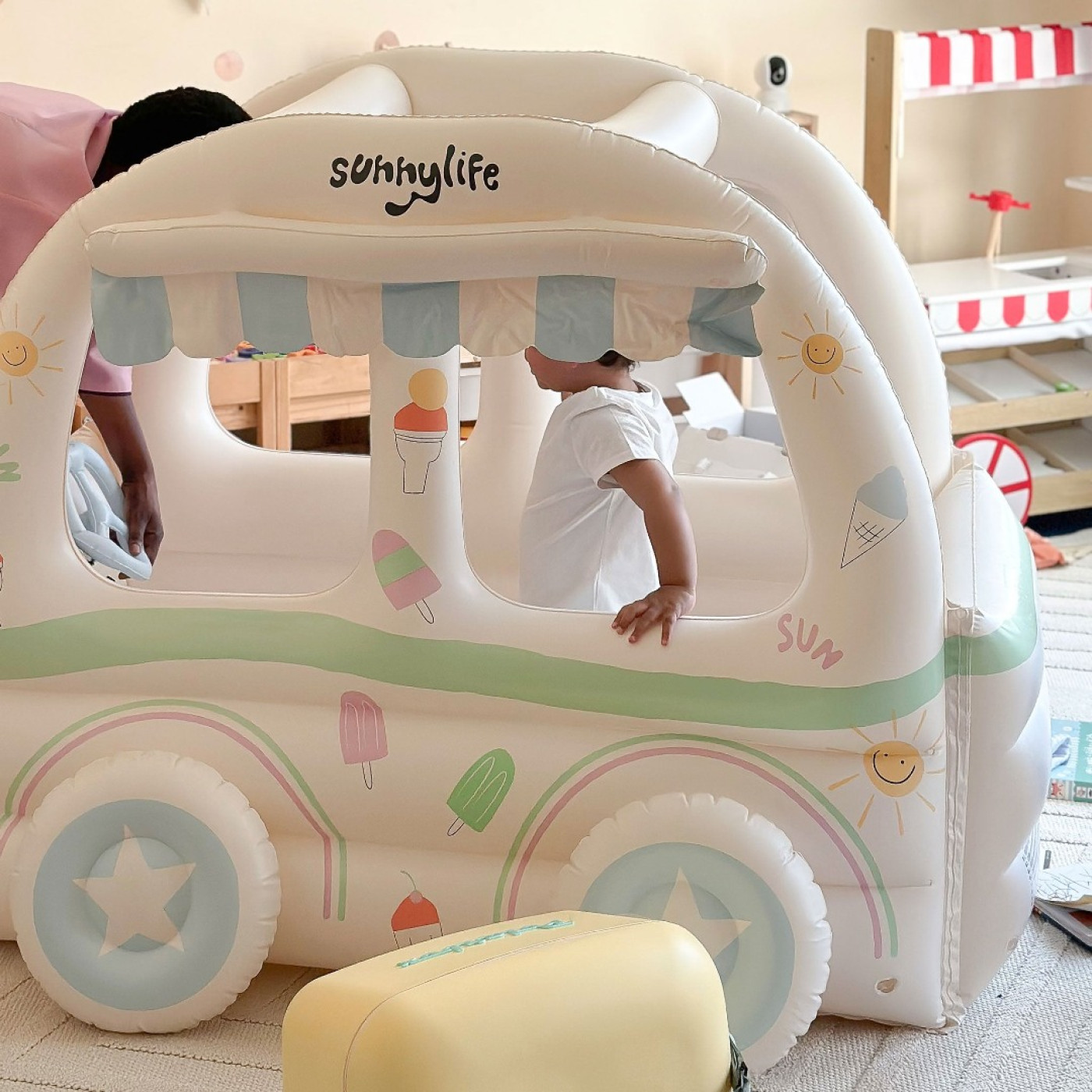 Sunnylife - Çocuk Plaj ve Bahçe Şişme Dondurmacı Oyun Seti - 9339296065921 Sunnylife - Çocuk Plaj ve Bahçe Şişme Dondurmacı Oyun Seti - S41ICBSN - 9339296065921